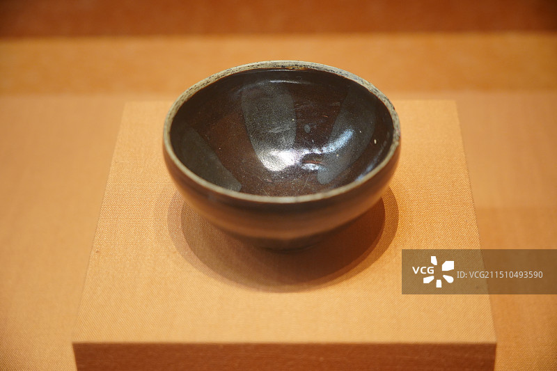 金代黑釉瓷碗 青岛市博物馆“黄河从草原上流过——内蒙古黄河流域古代文明展 ”图片素材