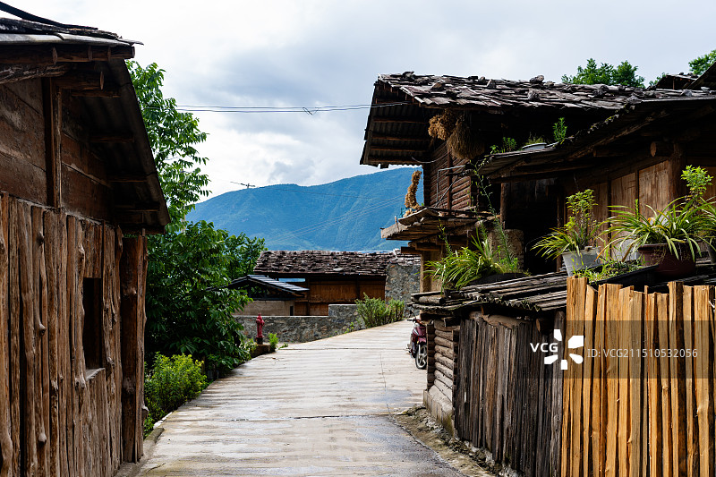 云南省迪庆藏族自治州同乐傈僳族山寨图片素材