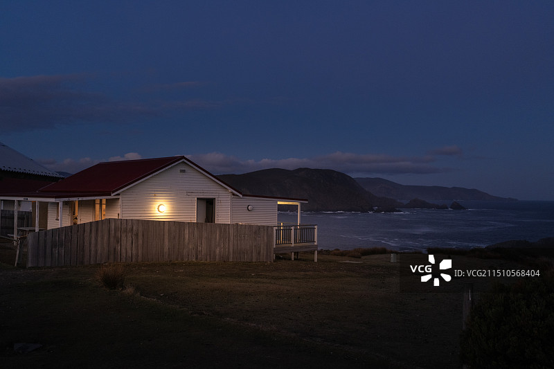 傍晚的海边房子图片素材