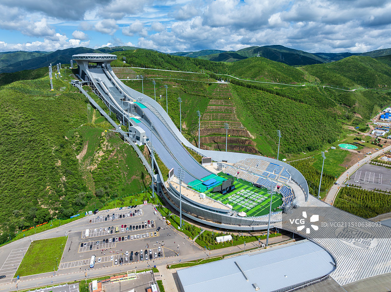 俯瞰河北崇礼张家口国家跳台滑雪中心雪如意图片素材