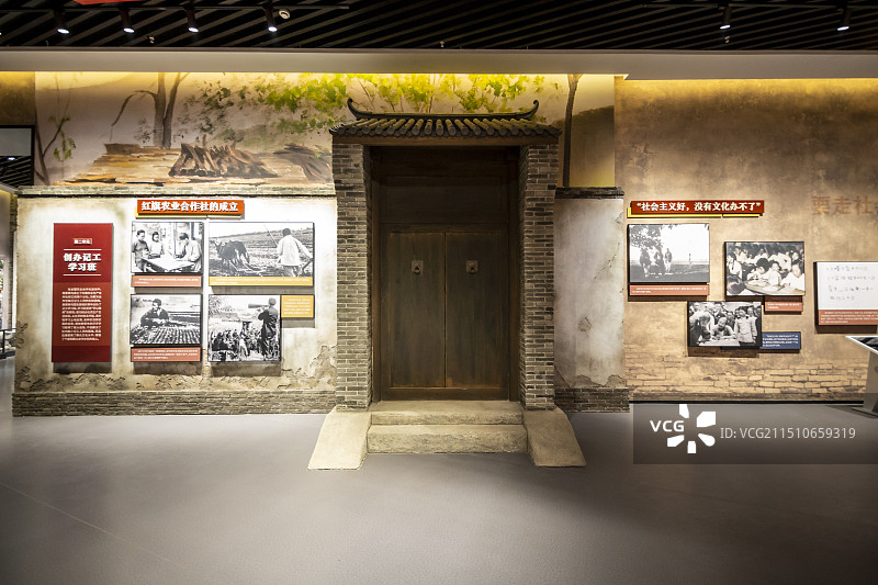 山东省临沂市莒南县沂蒙精神厉家寨展览馆：展厅一角图片素材