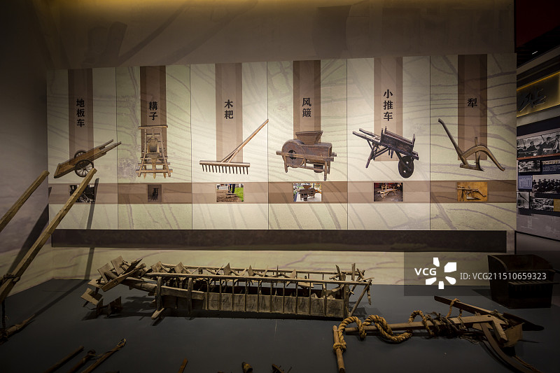 山东省临沂市莒南县沂蒙精神厉家寨展览馆：展厅一角图片素材