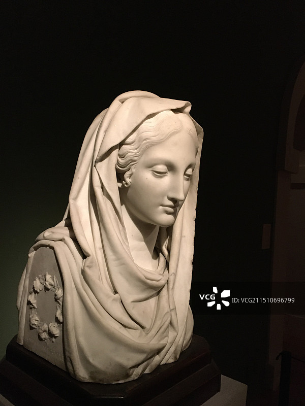 意大利乔万尼·安东尼奥·拉布斯《罗马修女》汉白玉雕塑（1806--1857）图片素材