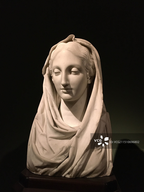 意大利乔万尼·安东尼奥·拉布斯《罗马修女》汉白玉雕塑（1806--1857）图片素材