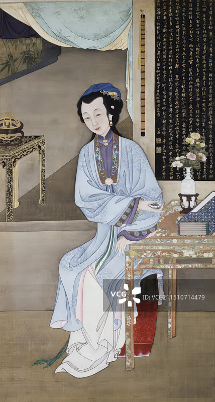 清代宫廷绘画，雍正十二美人，持表观菊图片素材