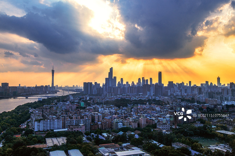 广州珠江新城地标建筑城市风光耶稣光图片素材