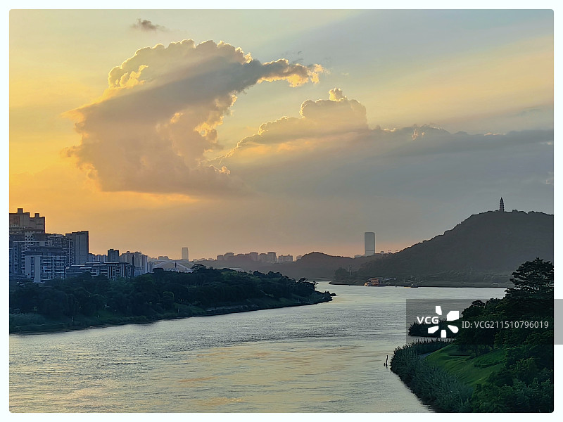 邕江盛夏光影（1）图片素材