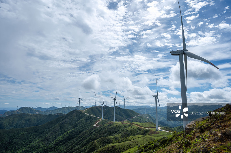 郴州金仙寨山顶风力发电朵群风轮机图片素材