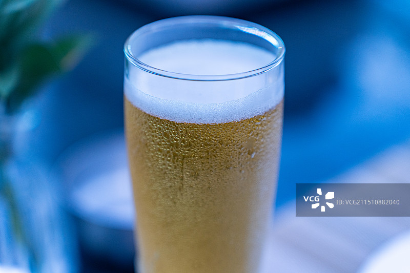 清爽冰凉的啤酒冰图片素材