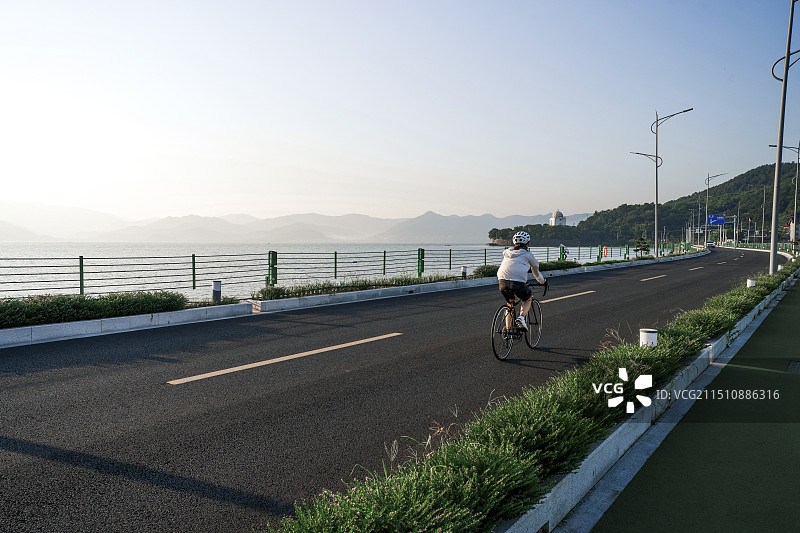 东钱湖环湖骑行图片素材