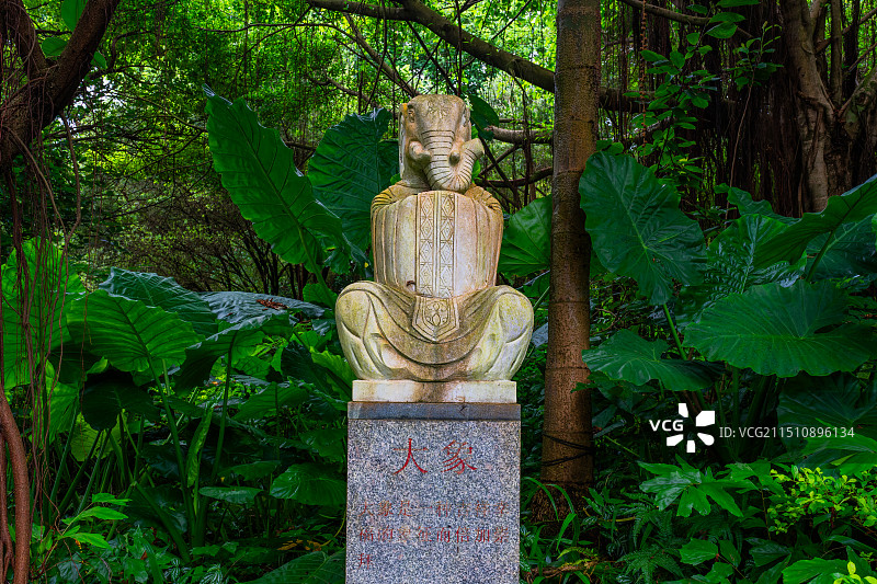 柳州园博园少数民族壮族图腾崇拜物之大象雕塑图片素材
