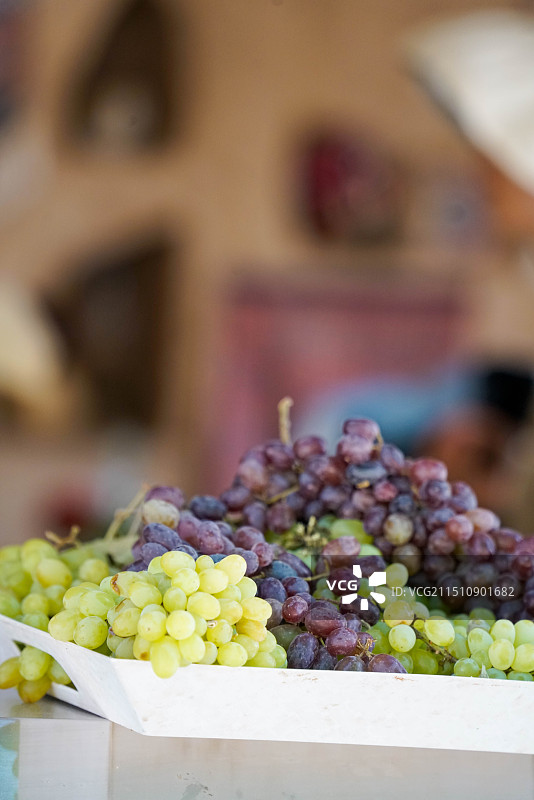 新疆吐鲁番麻扎村葡萄马奶子提子特写售卖场景图片素材