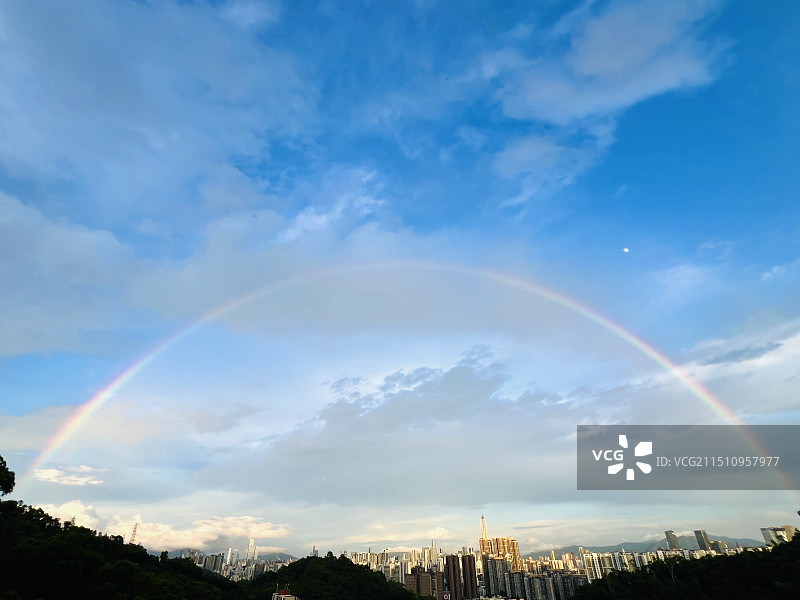 彩虹之下图片素材