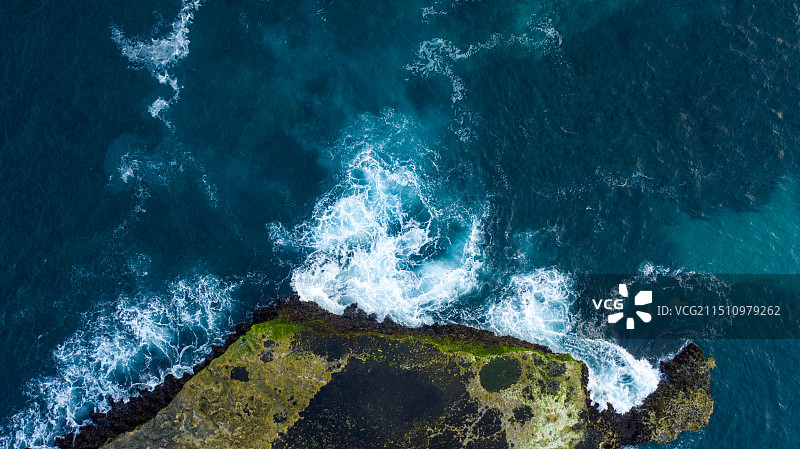 印尼-蓝梦岛一隅-海岛、海浪图片素材