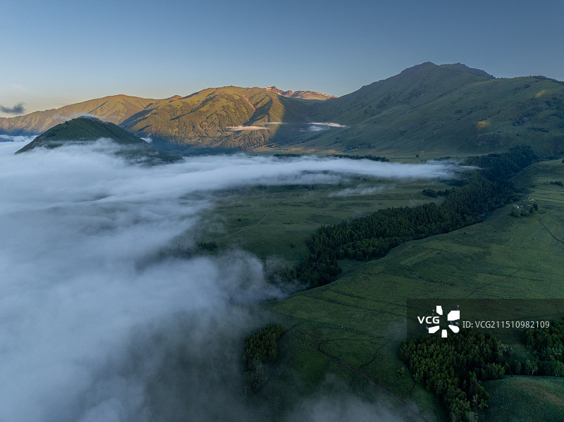 中国新疆阿勒泰禾木风景区航拍图图片素材
