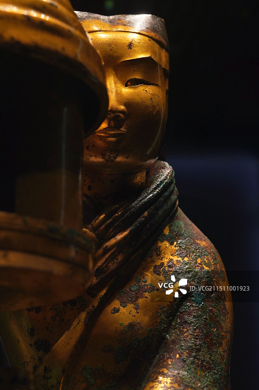 西汉国宝长信宫灯图片素材