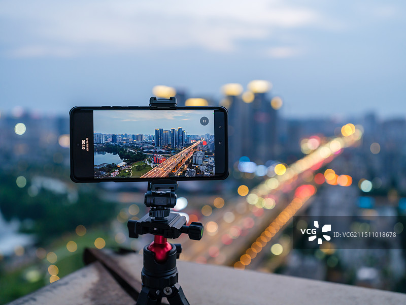 手机拍摄城市夜景图片素材