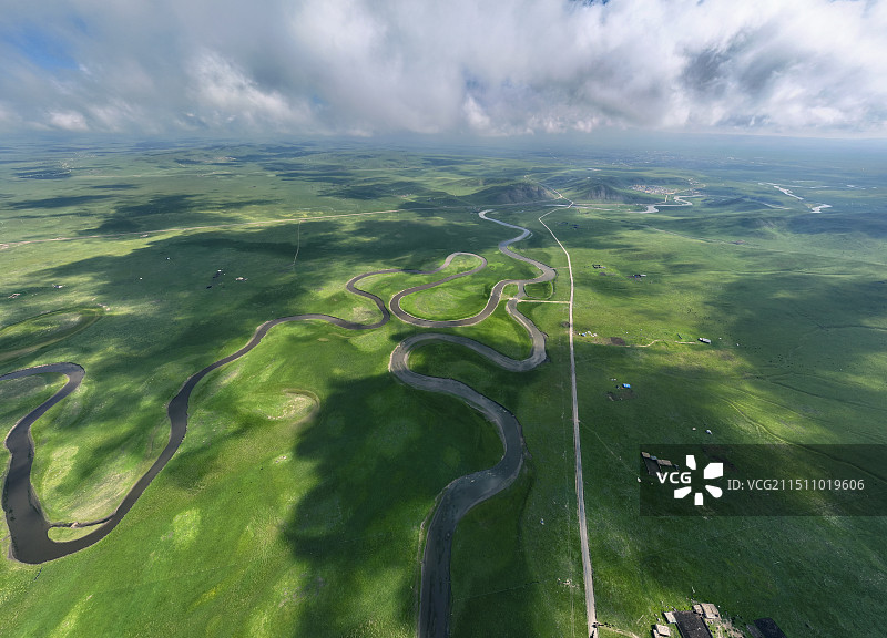 水草丰美的泽库草原图片素材