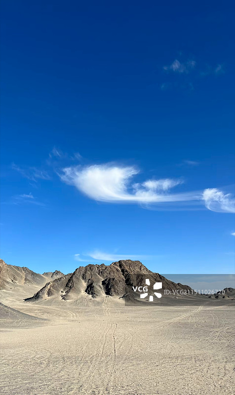 黑独山——大漠孤烟直，长河落日圆。图片素材