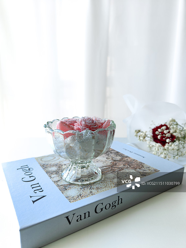 蜡烛与盲盒图片素材