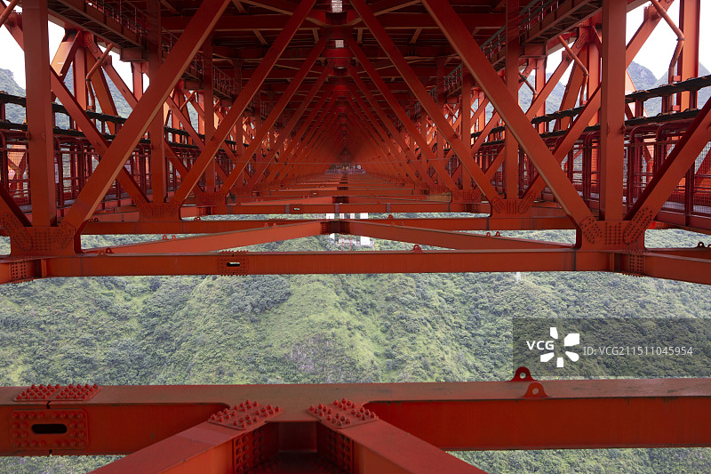 中国贵州坝陵河大桥告诉桥桥梁高空俯视图图片素材