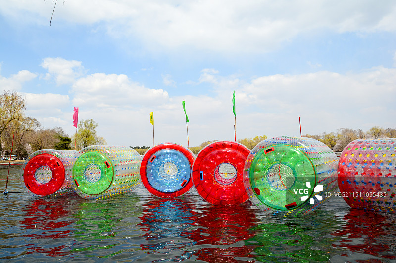 水上乐园的滚筒图片素材