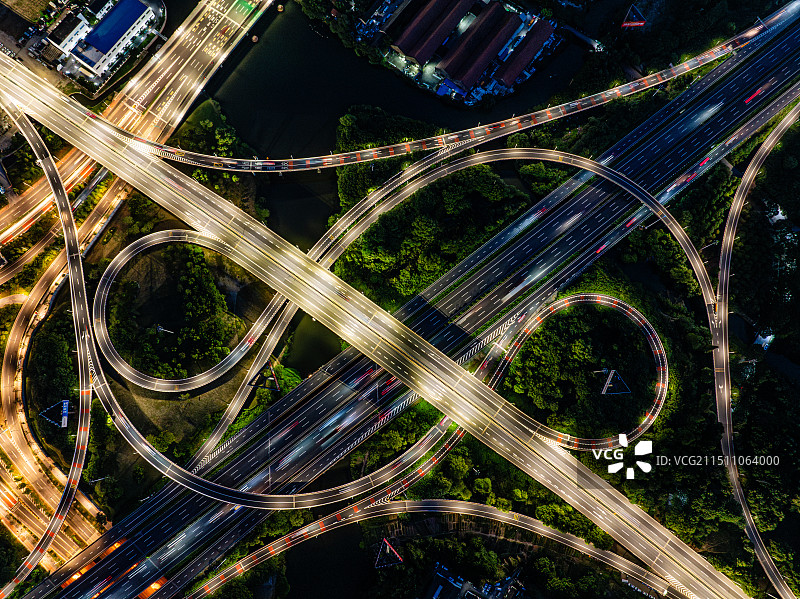 高速公路夜晚航拍图片素材