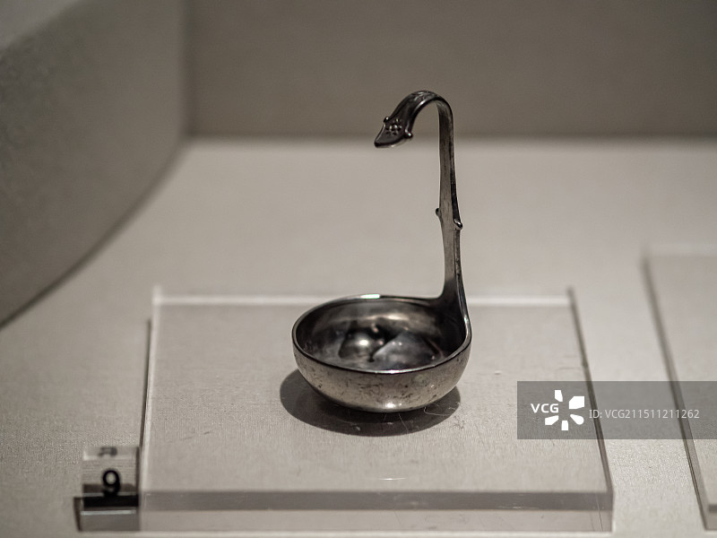 那不勒斯国立考古博物馆藏品 银棕榈叶装饰浅酒勺图片素材