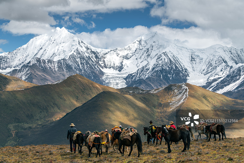 贡嘎雪山，马帮运输，云海图片素材
