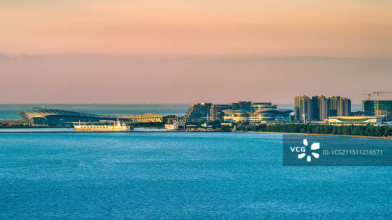 海口西海岸地标建筑群新海港免税购物中心南港站图片素材