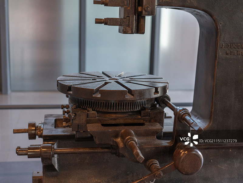 1867年法国造插床（船政车床）图片素材