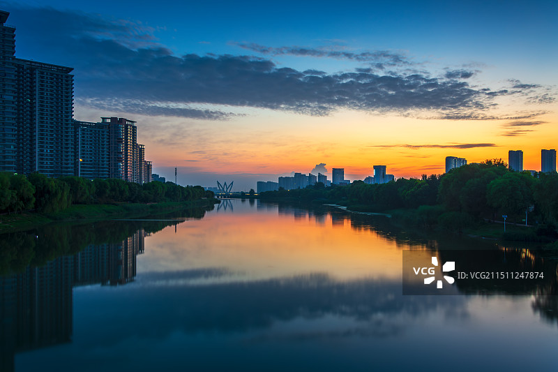 2024年立秋之日聊城徒骇河畔晨景24.08图片素材
