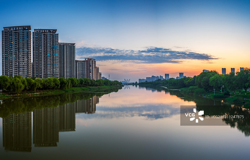 2024年立秋之日聊城徒骇河畔晨景24.08图片素材