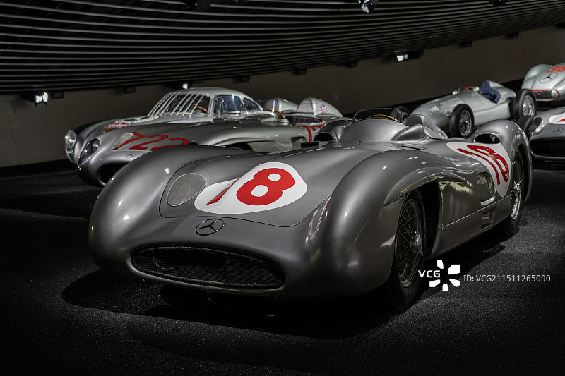 德国斯图加特，梅赛德斯奔驰博物馆图片素材