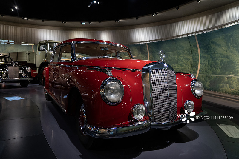德国斯图加特，梅赛德斯奔驰博物馆图片素材