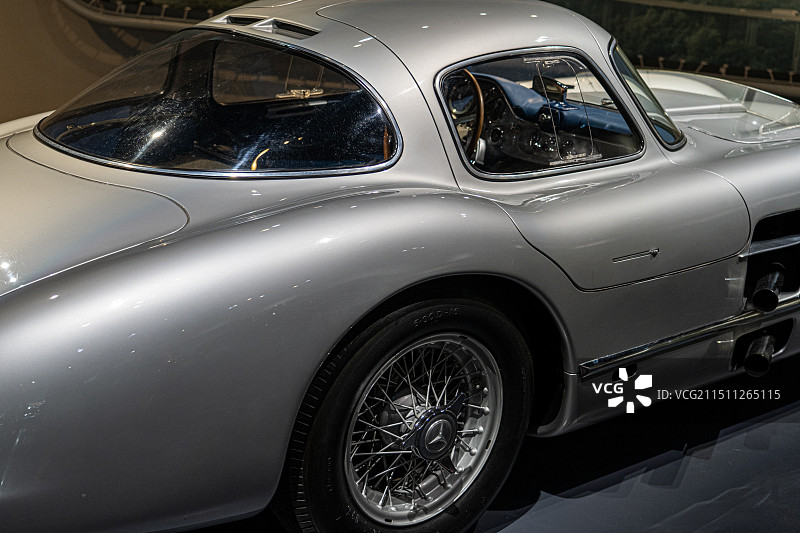 德国斯图加特，梅赛德斯奔驰博物馆图片素材