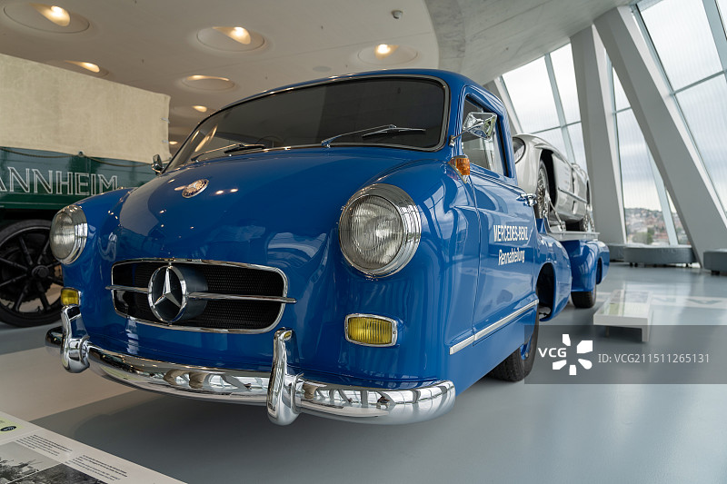 德国斯图加特，梅赛德斯奔驰博物馆图片素材