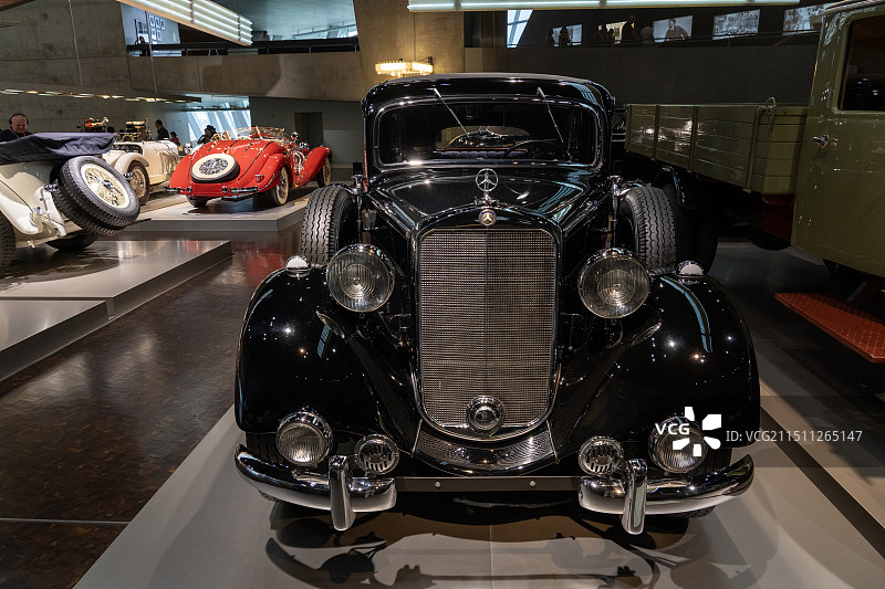 德国斯图加特，梅赛德斯奔驰博物馆图片素材