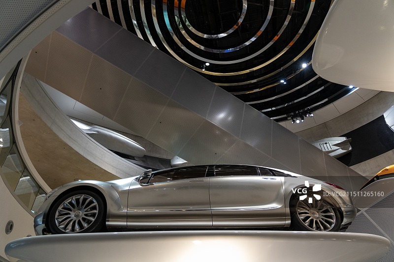 德国斯图加特，梅赛德斯奔驰博物馆图片素材