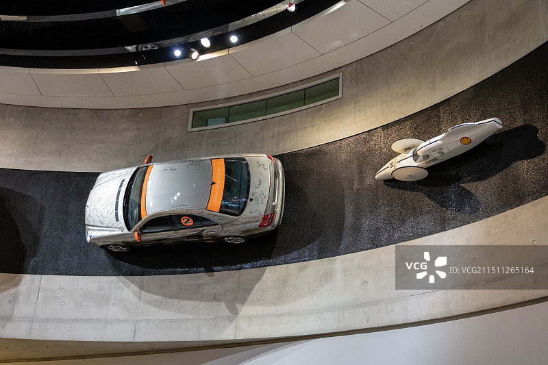 德国斯图加特，梅赛德斯奔驰博物馆图片素材