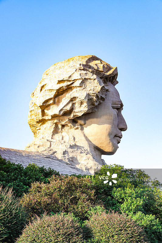 湖南长沙橘子洲头景区青年毛泽东头像雕塑近景图片素材