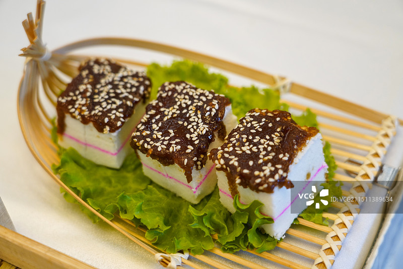 云南大理美食鹤庆米糕图片素材