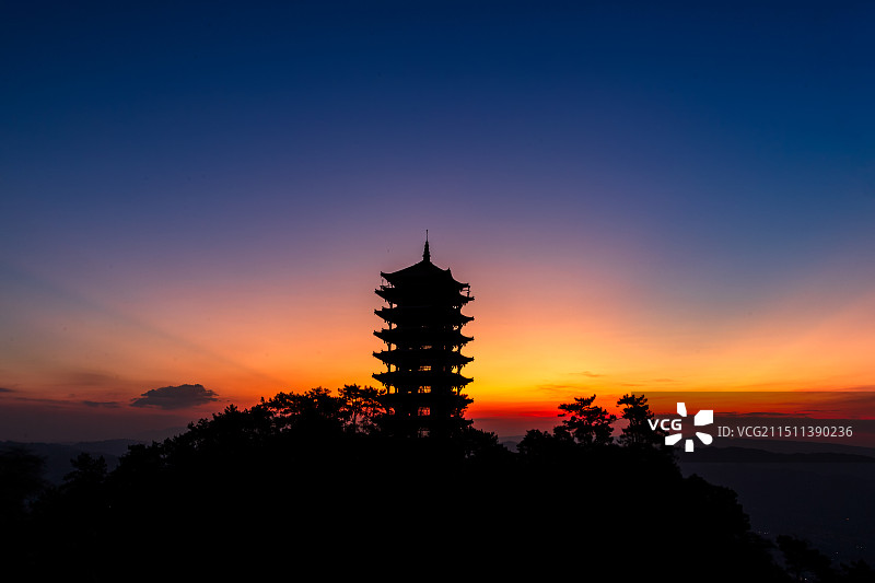 缙云山日出前图片素材