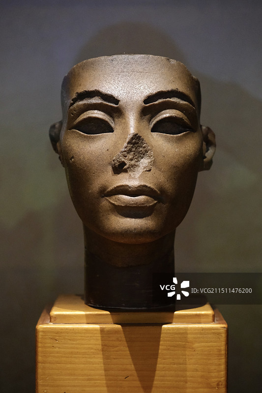 上海博物馆金字塔之巅古埃及文明大展的部分展品图片素材