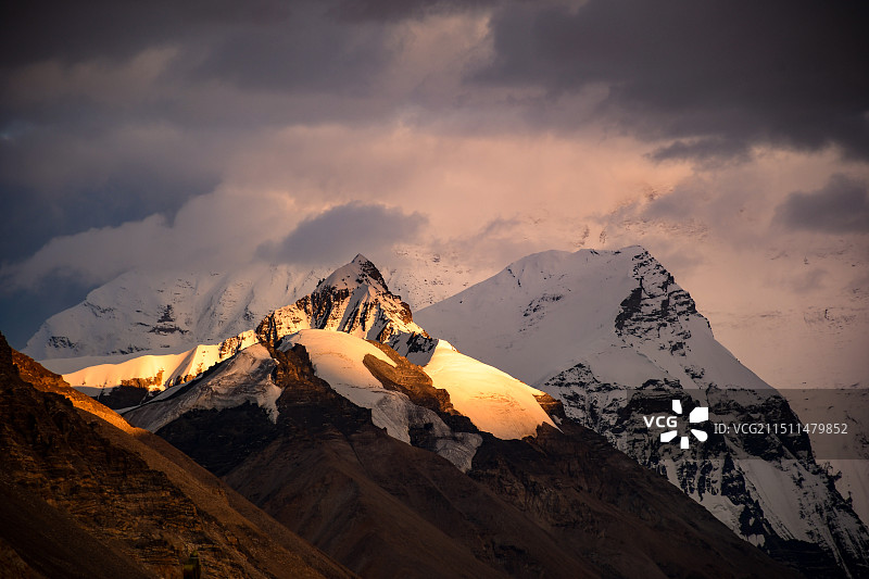 西藏珠峰大本营图片素材