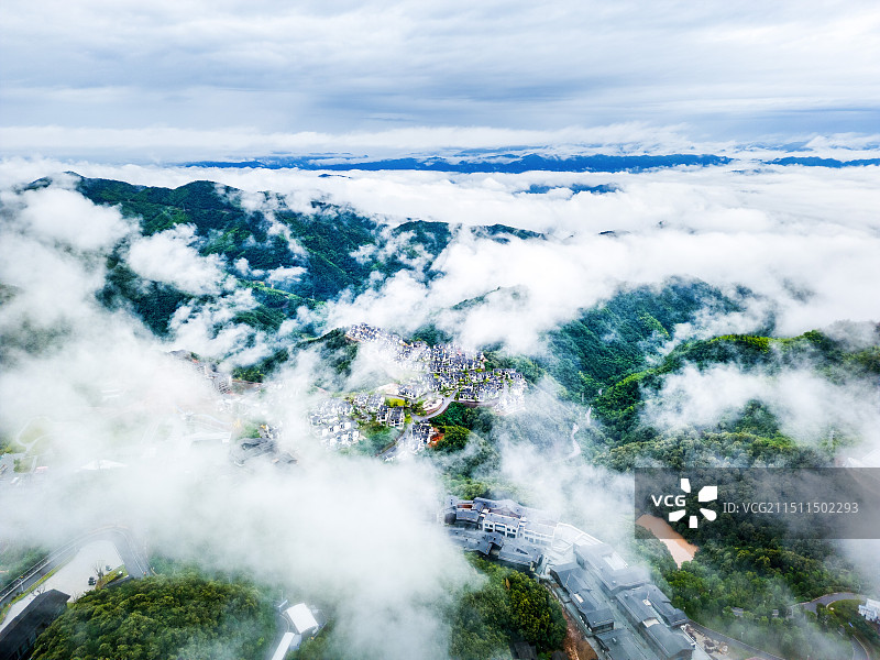 云雾山巅-兰溪越龙山图片素材