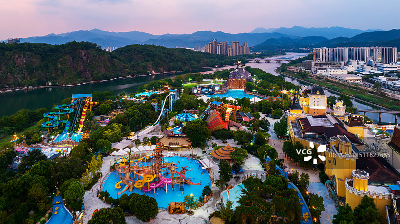 晚霞中的冒险岛图片素材
