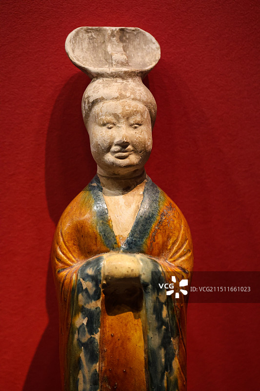 唐代三彩文官武官佣河南偃师杏园中国考古博物馆四层展览图片素材