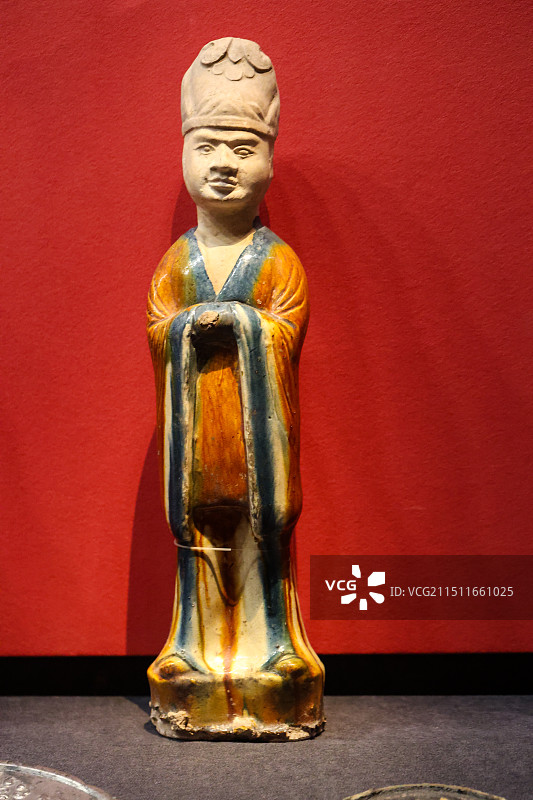 唐代三彩文官武官佣河南偃师杏园中国考古博物馆四层展览图片素材