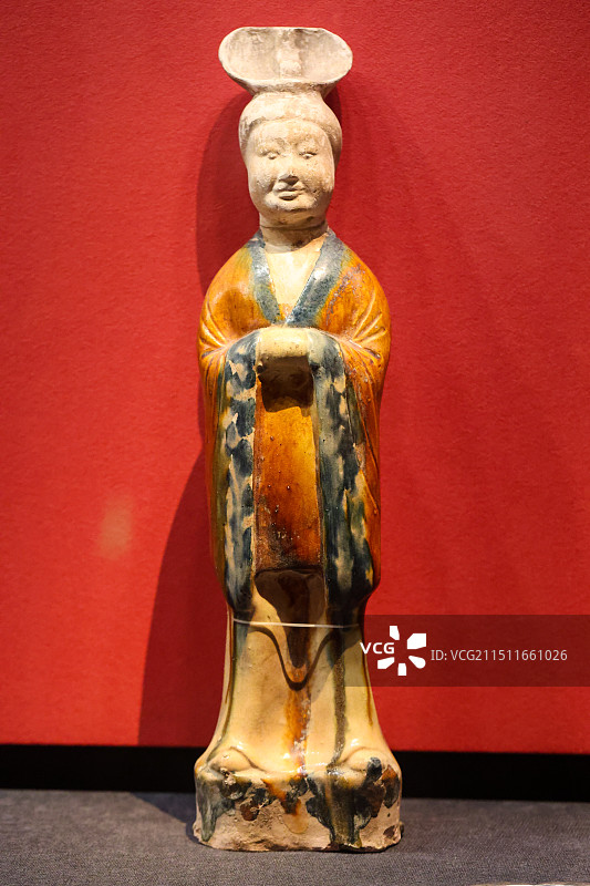 唐代三彩文官武官佣河南偃师杏园中国考古博物馆四层展览图片素材